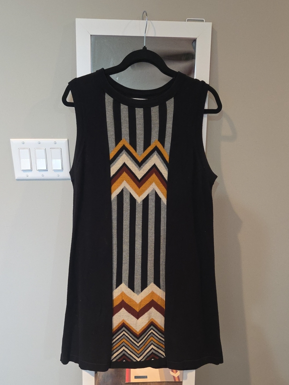 Sleeveless Black Tank Top with Chevron Stripe Panel